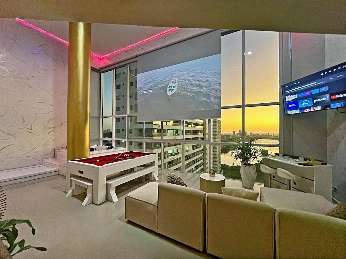 Exclusive Duplex Penthouse With Private Jacuzzi *